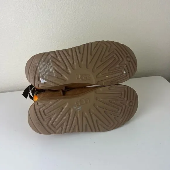 Ugg Bailey Bow Plaid Punk Womensize 5